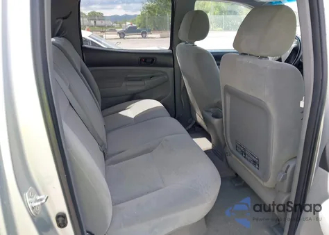 2008 Toyota Tacoma Base V6 z USA, uszkodzony, nr VIN 3TMLU42N98M015025